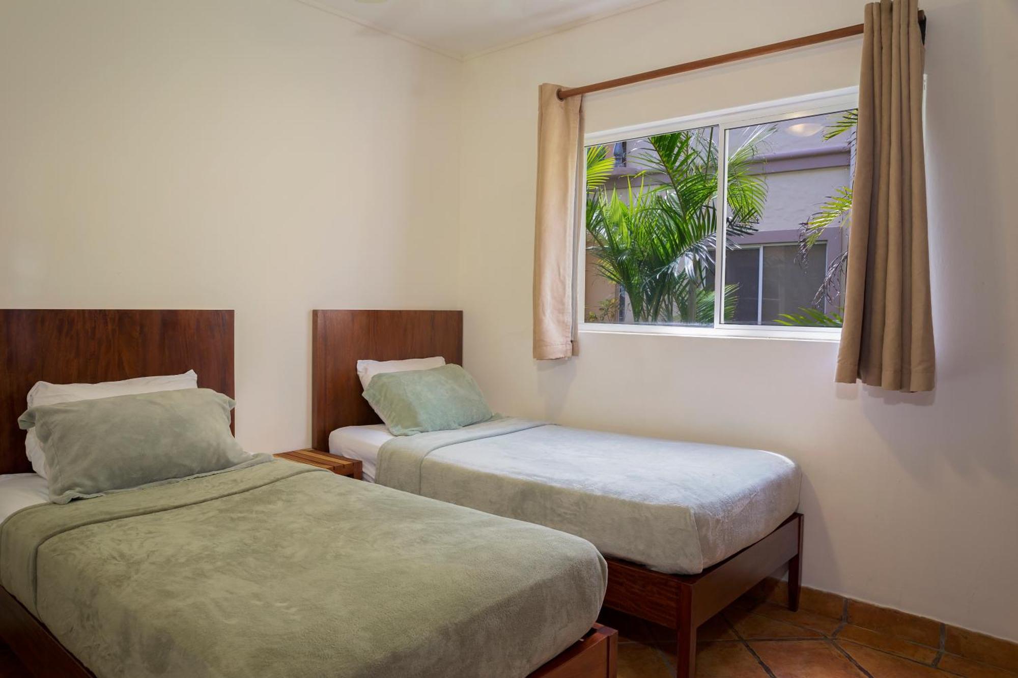 Villas Iguana A-13 Beachfront Condo Екстер'єр фото