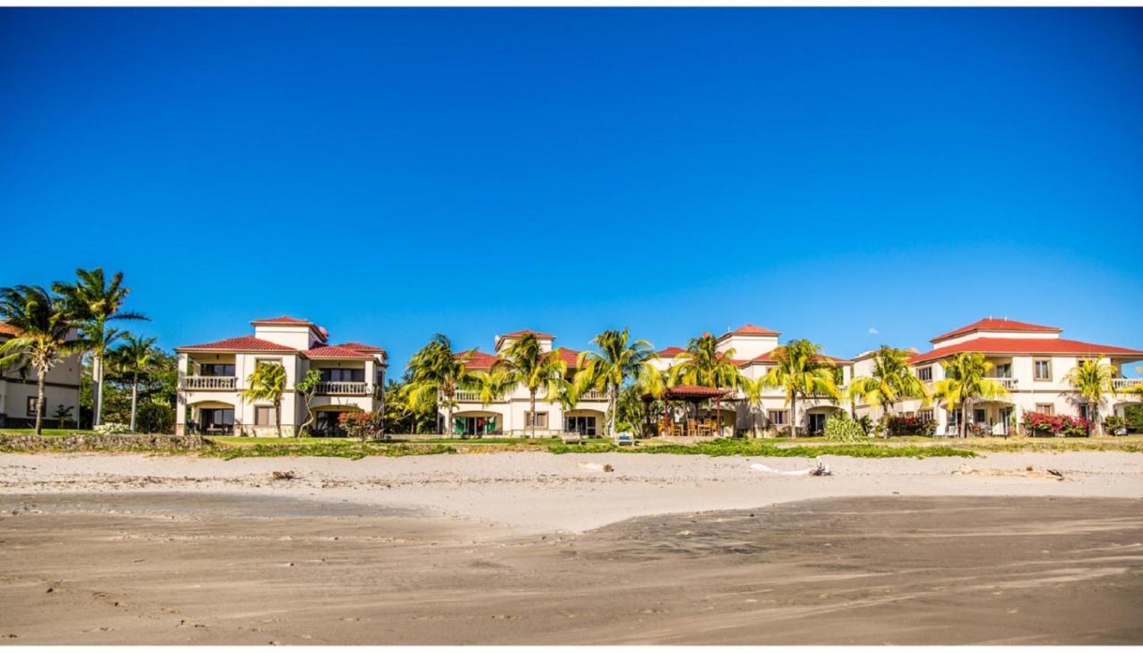 Villas Iguana A-13 Beachfront Condo Екстер'єр фото