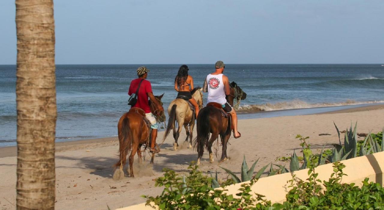 Villas Iguana A-13 Beachfront Condo Екстер'єр фото
